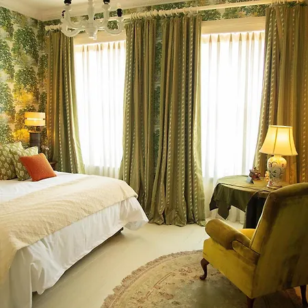 Appartamento Large Penthouse At Townhouse Doneraile