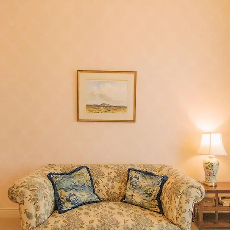 Large Penthouse At Townhouse Doneraile Dun ar Aill